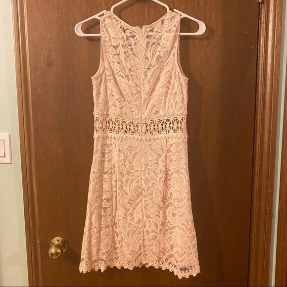 NWOT Light Pink Lace Dress - Picture 2 of 4